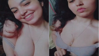 Sexy Desi Girl Shows Her Big Boobs | Viral MMS Desi