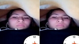 Cute Desi Girl Shows For Lover | Viral MMS Desi