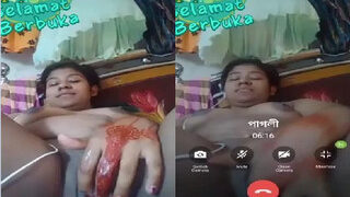 Desi Bhabhi Shows Fingering On Vc | Viral MMS Desi