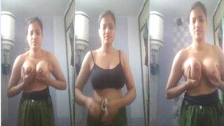 Sexy Desi Girl Shows Her Boobs And Pussy | Viral MMS Desi