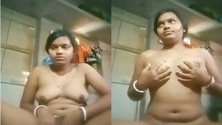 Sexy Desi Bhabhi Shows Boobs And Fingering | Viral MMS Desi