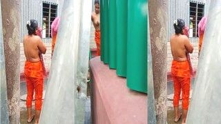 Cute Desi Girl Bathing | Viral MMS Desi