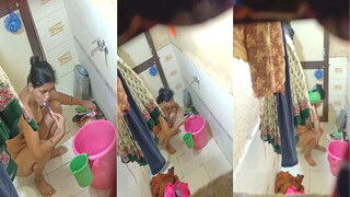 Sexy Desi Wife Bathing | Viral MMS Desi