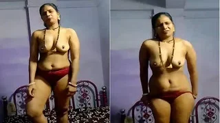 Sexy Desi Bhabhi Shows Her Nude Body | Viral MMS Desi