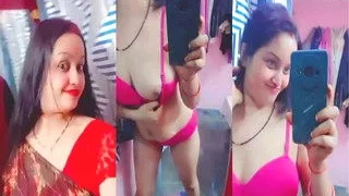 Sexy Desi Girl Shows Her Boobs | Viral MMS Desi