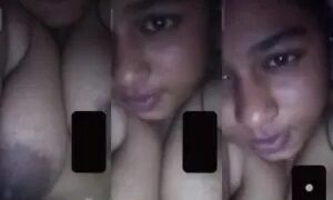 Desi BBW Bhabhi Shows Boobs | Viral MMS Desi